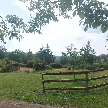 Kamp alanı N4 Emplacement Camping Saint-Aubin-de-Nabirat